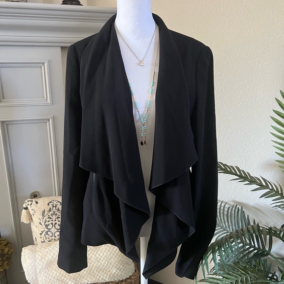 Zara Jackets & Blazers - NWT ZARA Black Classy Blazer Drape Front Coat Size M